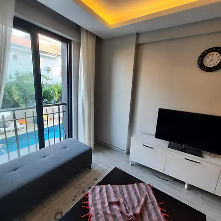 Luxury Pool * Side